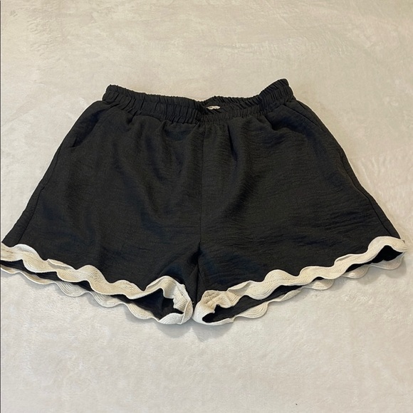 entro Pants - ENTRO SIZE S Black and White Women's Shorts, under shorts built in.
